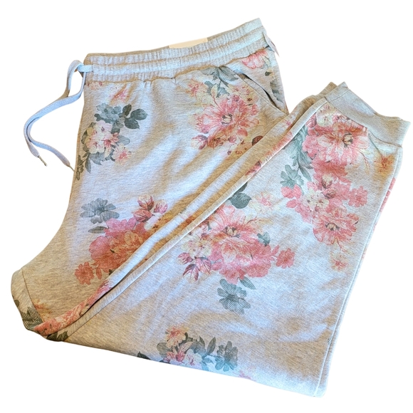 Maurices Plus Size Gray Floral Joggers Sz 4X NWT - Picture 3 of 13